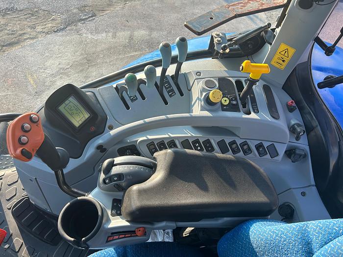 Usato New Holland T7.250-Powershift-fr.aria-5000 ore IN ARRIVO