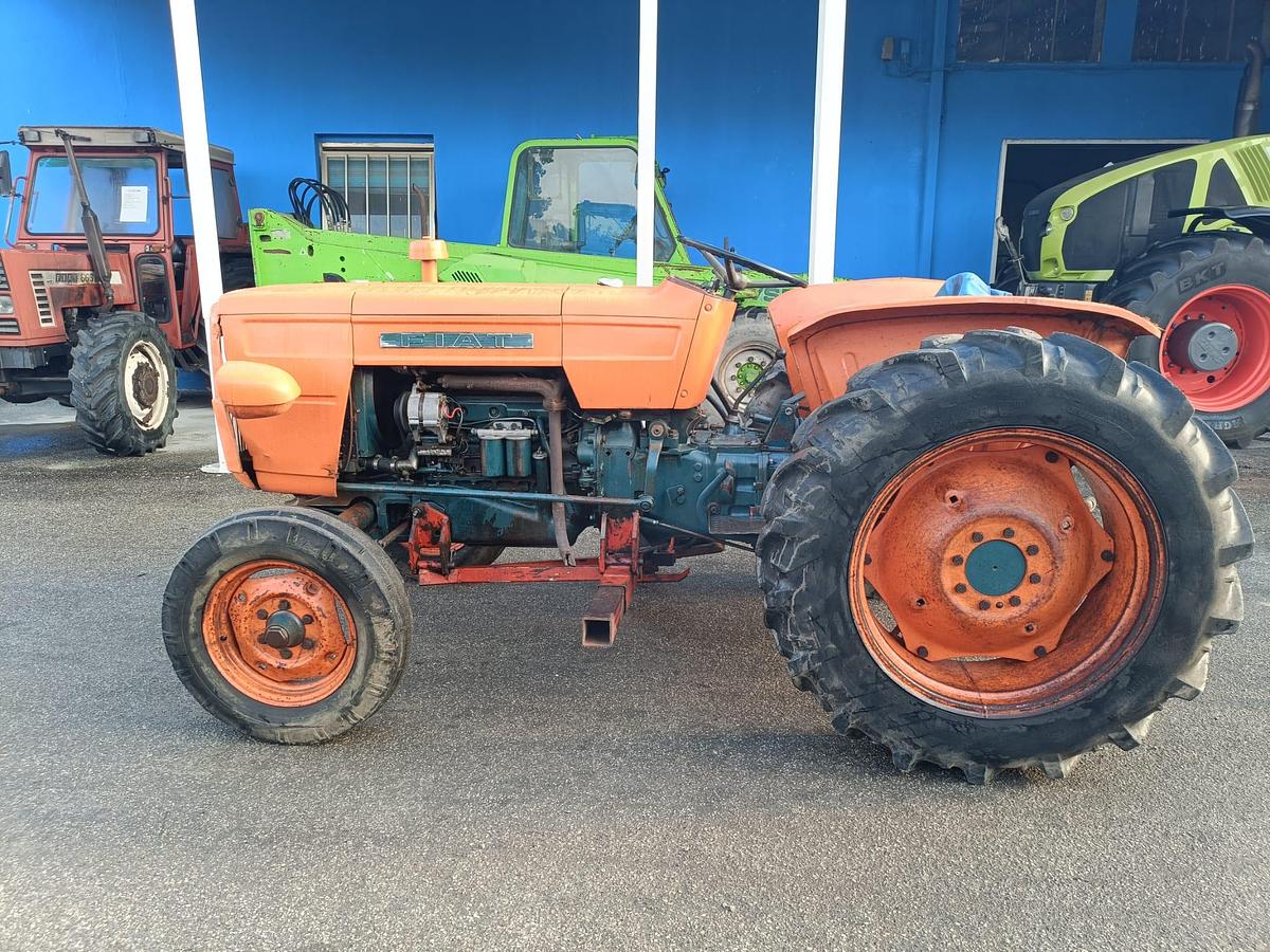 Usato fiat 415 con scalzatore interfilare o lametta per vigneto