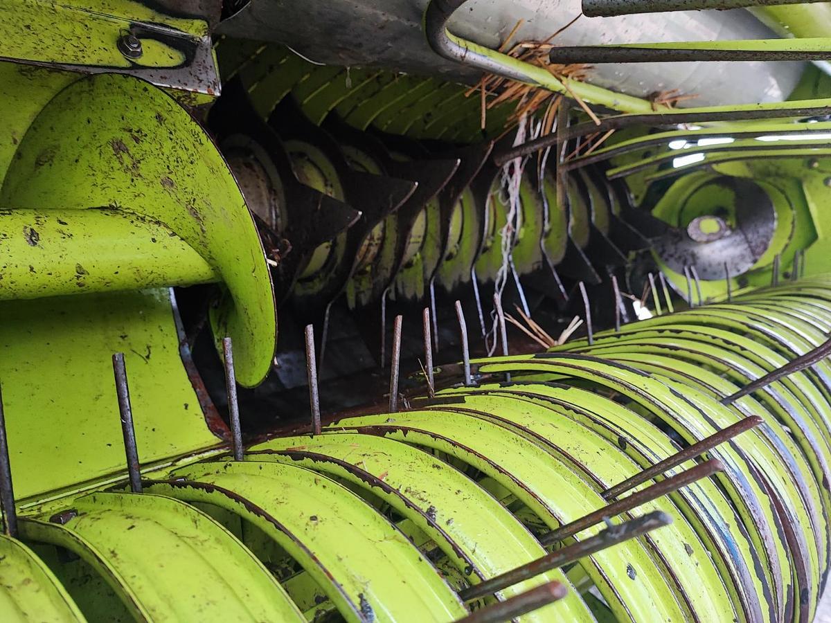 Usato Rotopressa Claas Variant 280 con cardano