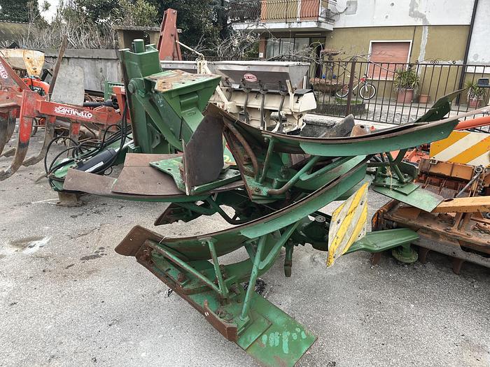 Usato Aratro pesante bivomere Pietro Moro 16 q