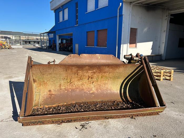 Usato Benna con sega da balloni da 2,50m