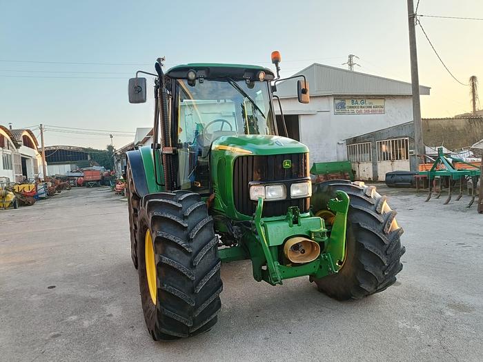 Usato John Deere 6420 con sollevatore e PTO anteriori