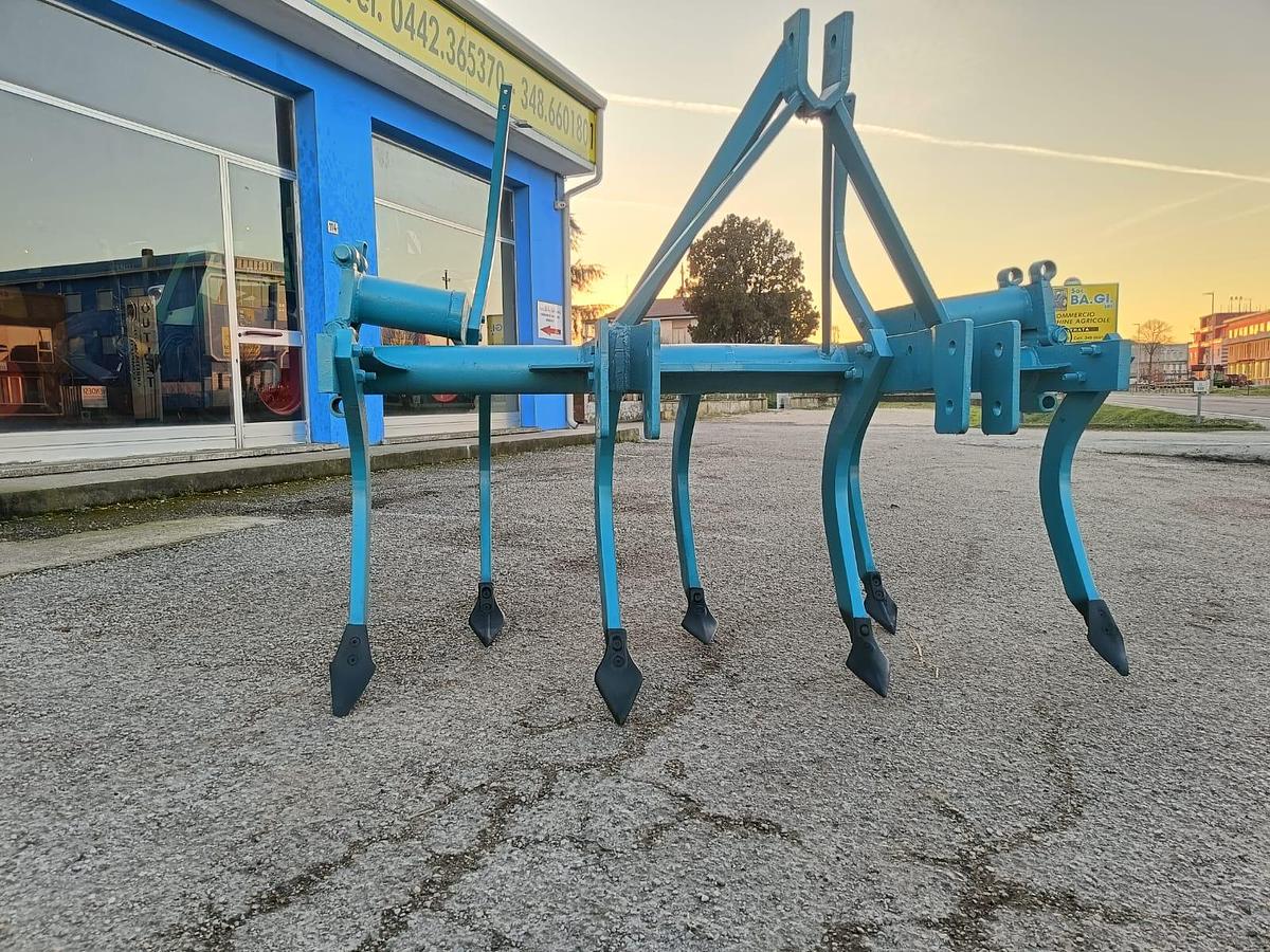 Usato Ripuntatore preparatore a 8 ancore da 3m- stradale