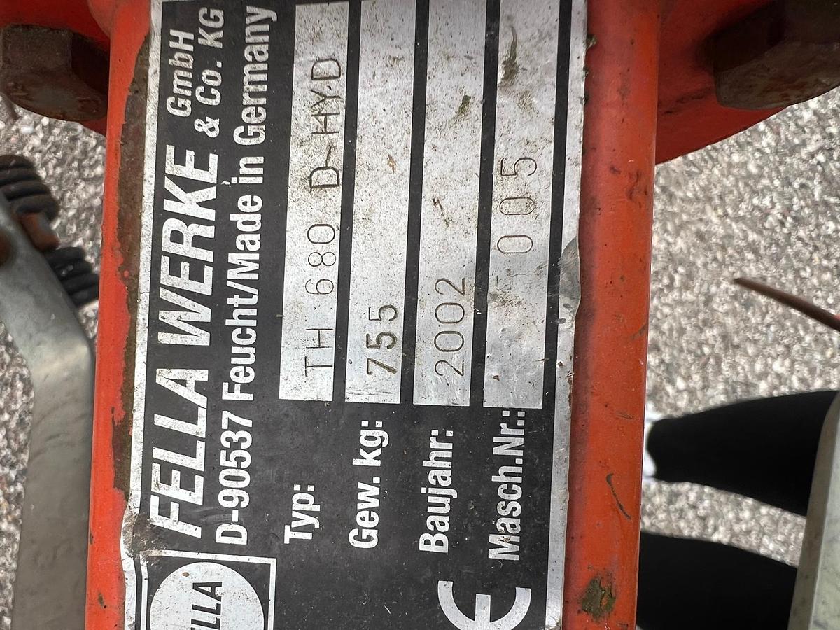 Usato Ranghinatore voltafieno Fella TH 680 D Hydro