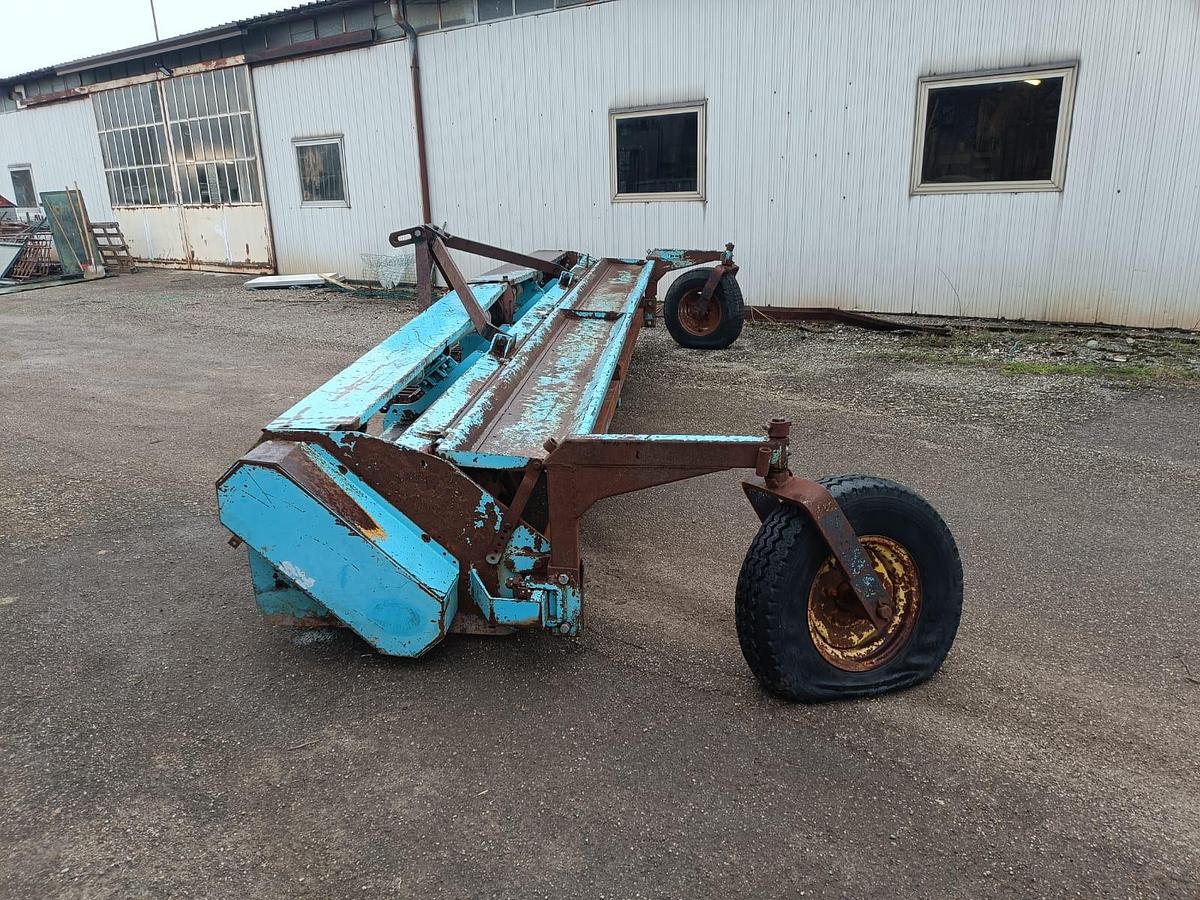 Usato trincia Nobili da 4,60m circa con carrello