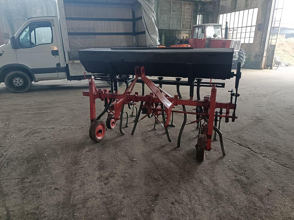 Usato sarchio con spandiconcime da 1,95m