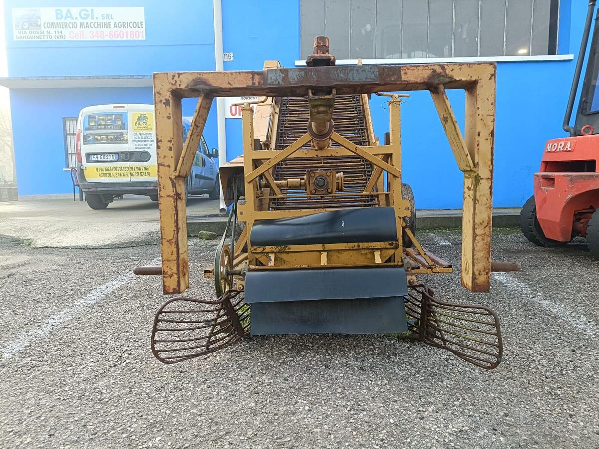 Usato raccogli ortaggi o cipolle marca Alvisi Mario