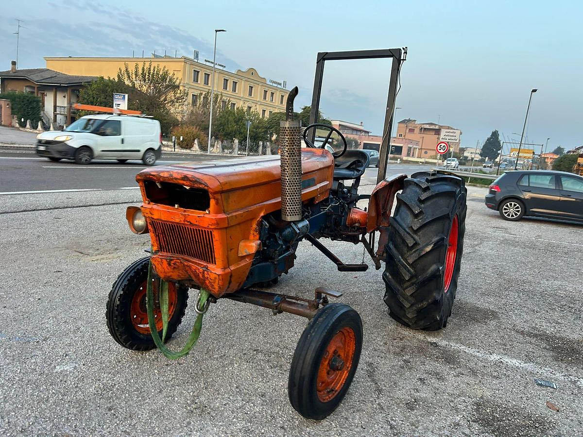 Usato Fiat 250 N con arco di protezione