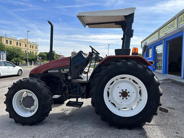Usato New Holland L 85- CV 85- Cilindri 4- anno 1998