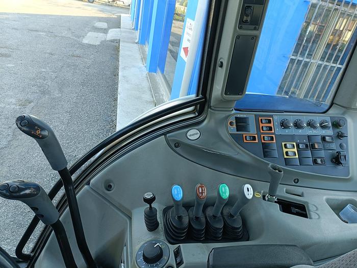 Usato Valtra N92 con caricatore Valtra 45