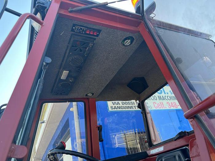 Usato Fiat 880 cabinato 2 ruote CV 88 cilindri 4