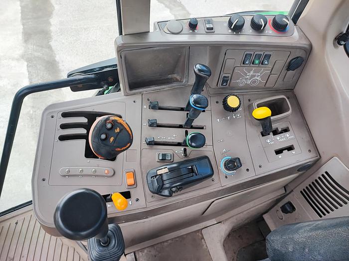 Usato John Deere 6130 caricatore Mailleux T408