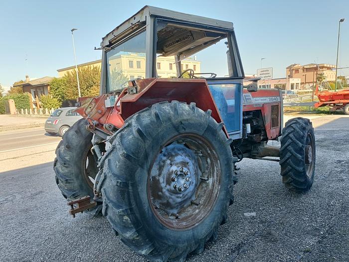 Usato Massey Ferguson 2640 senza caricatore frontale