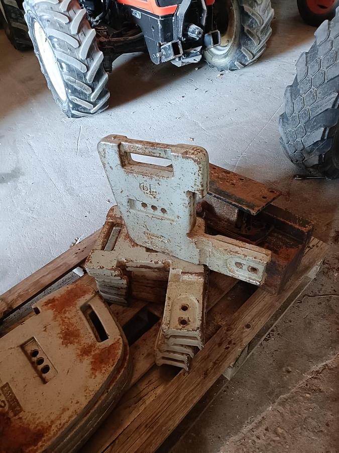 Usato Zavorre e porta zavorre per trattore-diverse marche