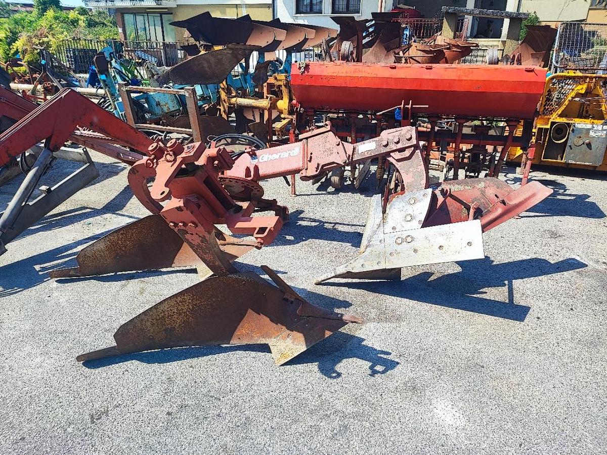 Usato Aratro singolo Ghilardi mono-bivomere