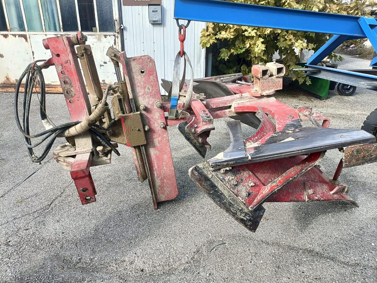 Usato Aratro Greco monovomere entro-fuori solco