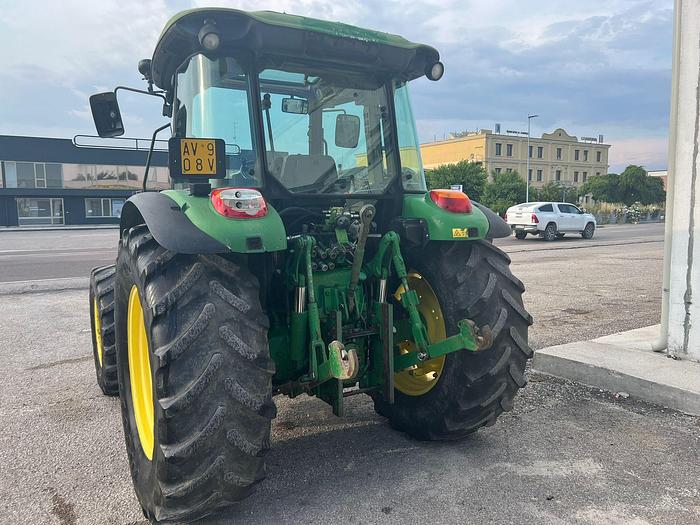 Usato John Deere 5820- freni ad aria- sollevatore ant.
