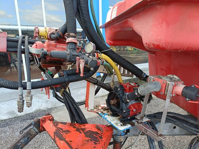 Usato Botte per diserbo da 22 quintali marca Polmac