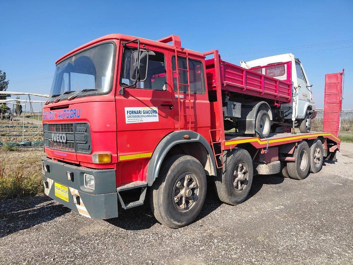Usato Autocarro Fiat 691- 4 assi- patente B- guida a destra