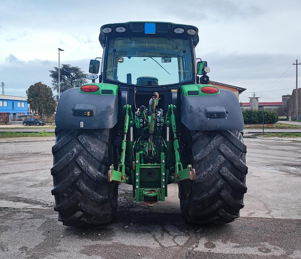 Usato John Deere 6210R-CAMBIO E MOTORE RIFATTO