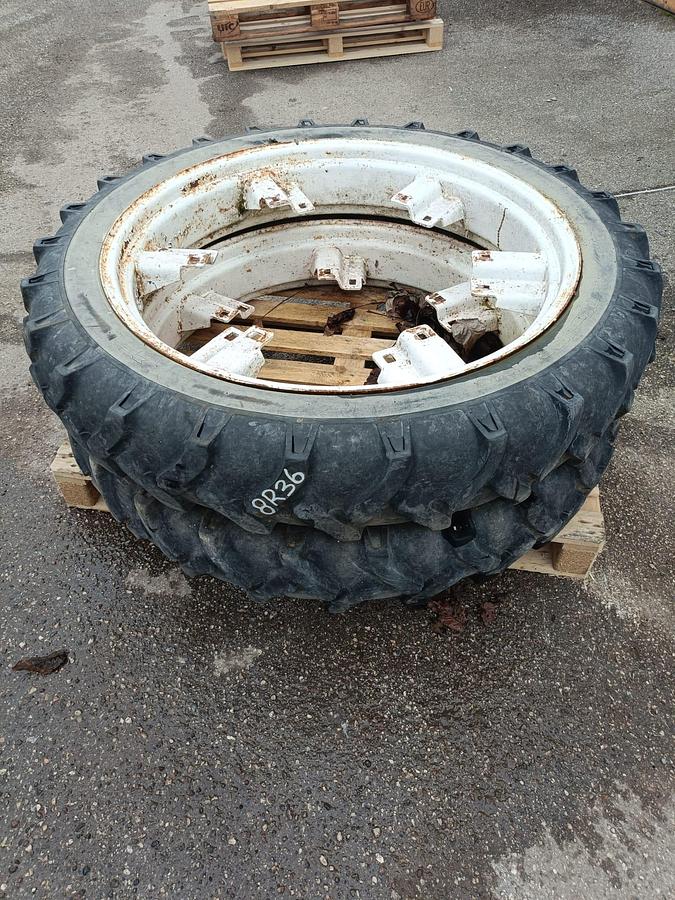 Usato Gomme varie per trattore agricolo o rimorchio (1)