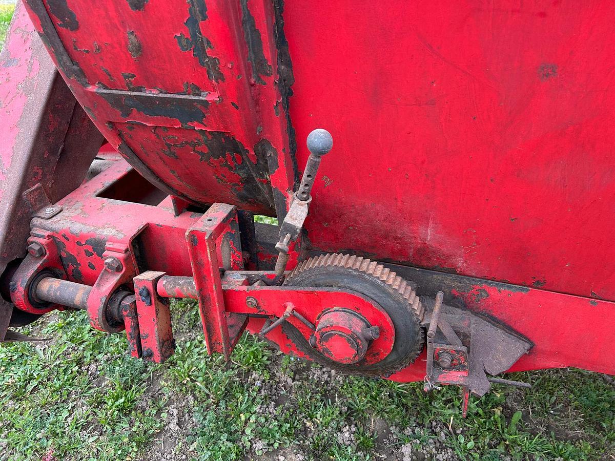 Usato Spandiletame Vaschieri mod. 100- portata 80 q