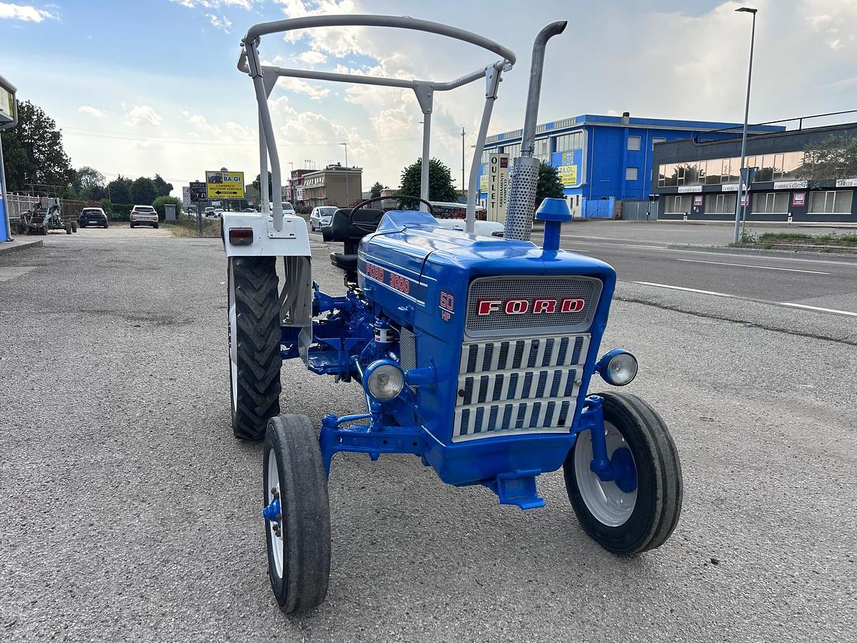 Usato Ford 3000 Y con tettuccio di protezione