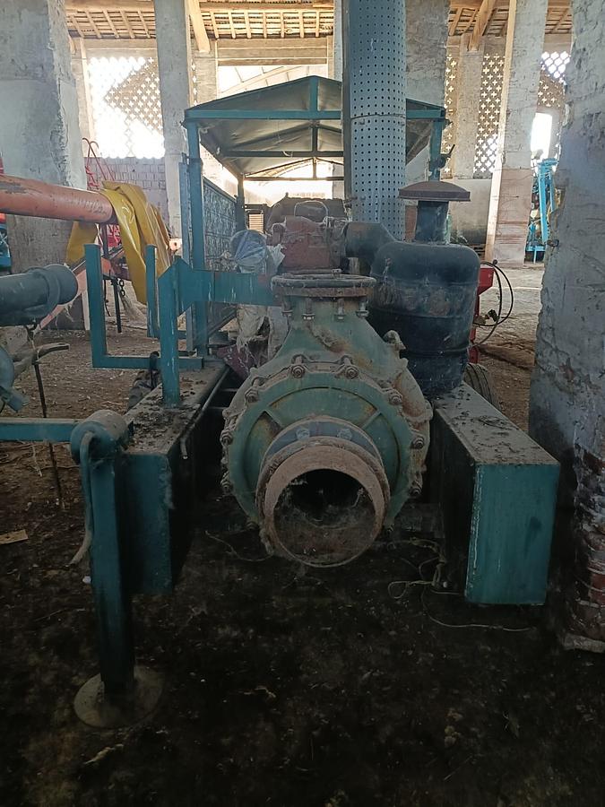 Usato gruppo motopompa con motore da camion 6 cilindri