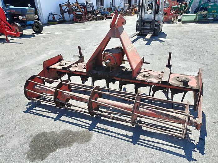 Usato Erpice rotante a denti da 2,30m con rullo a gabbia