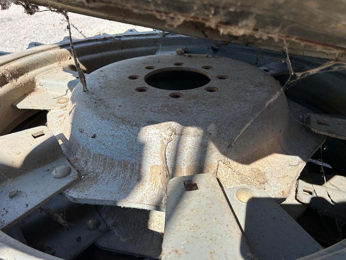 Usato Gomme varie per trattore agricolo o rimorchio (1)