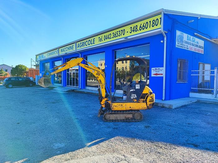Usato Mini escavatore JCB modello 8015