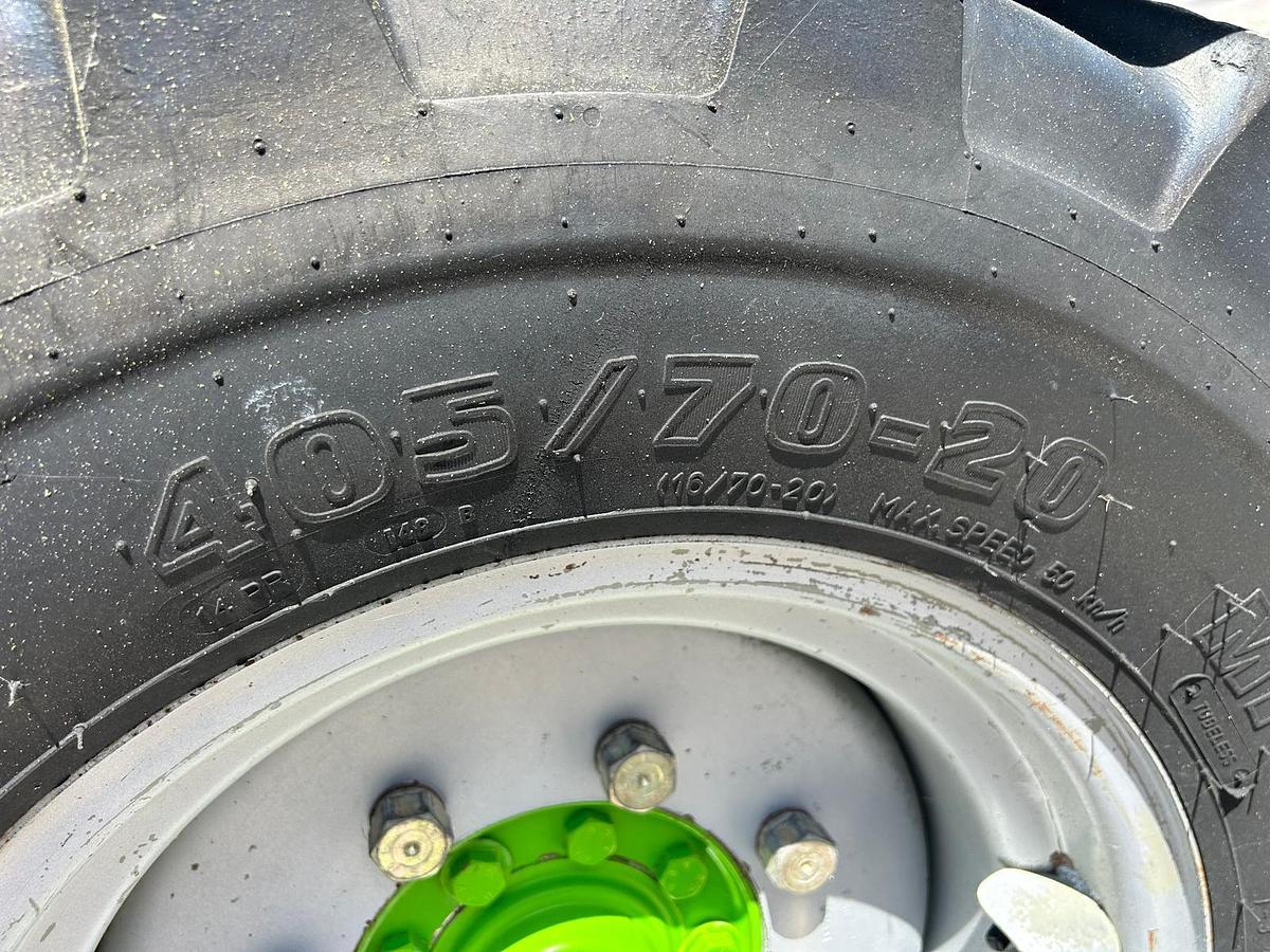Usato telescopico Merlo P 32.6 con forche da bancali