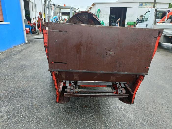 Usato Spandiletame da frutteto o vigneto larghezza 1,55m