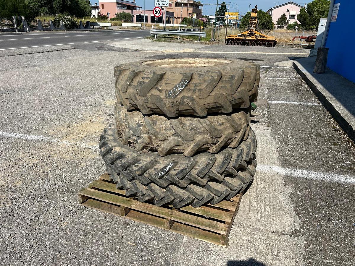 Usato Gomme varie per trattore agricolo o rimorchio (1)