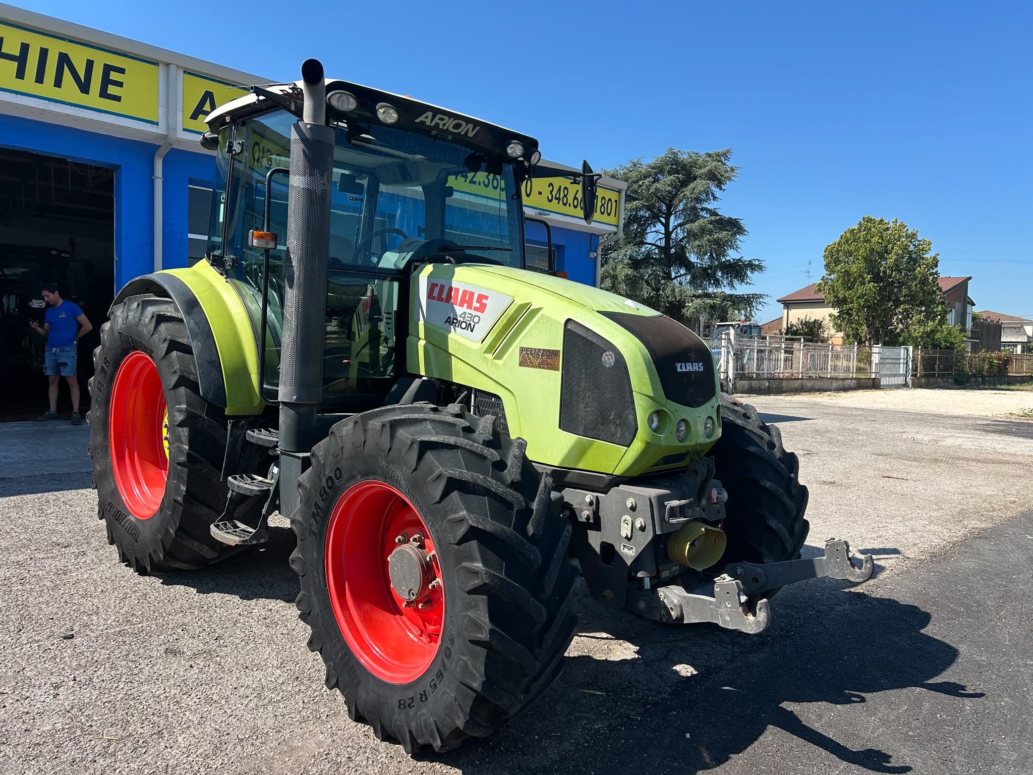 Usato claas arion 430- sollevatore e pto ant.