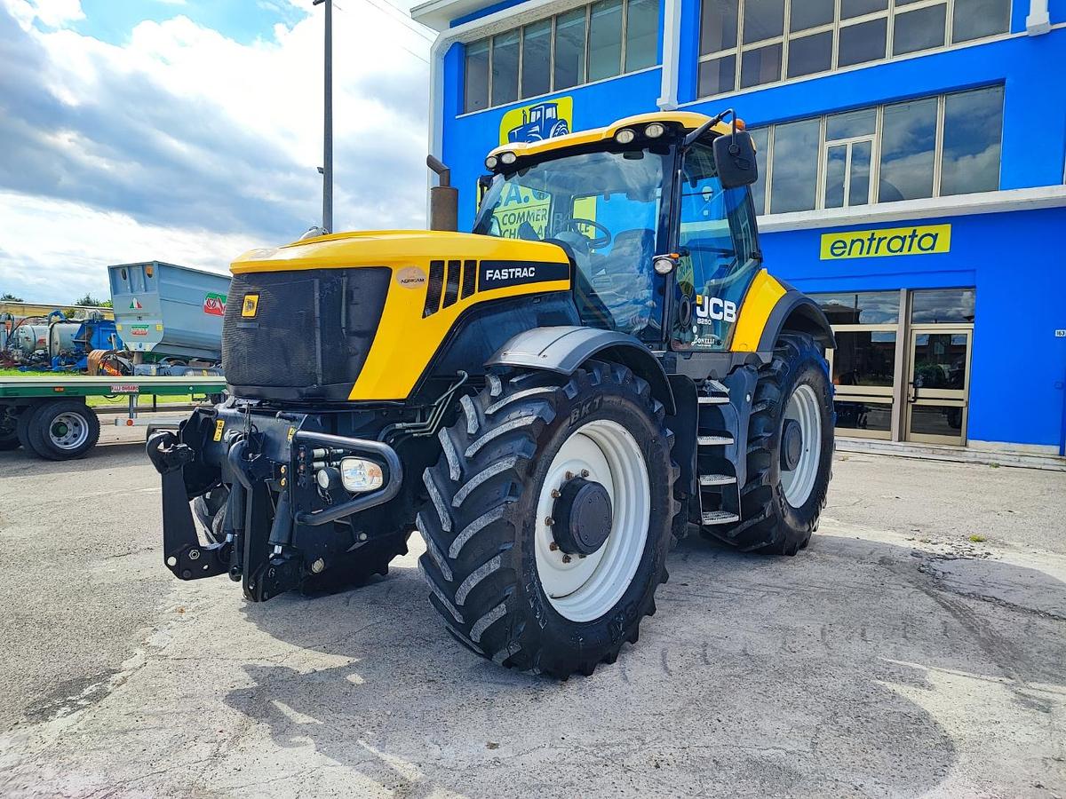 Usato JCB Fastrac 8250- freni ad aria 200q- 70 km h