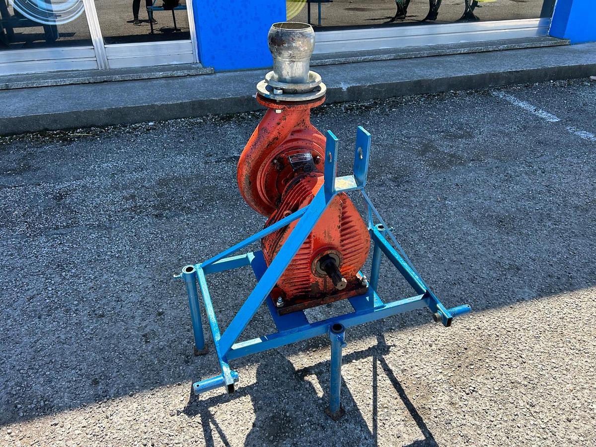 Usato pompe con cavalletto Maremma e Sorpioggia