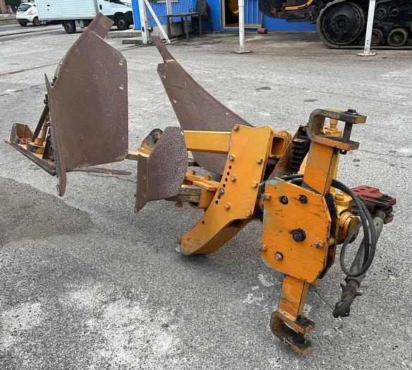 Usato Aratro monovomere voltaorecchio con 3 punto