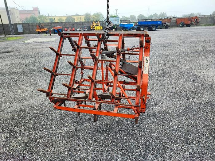 Usato Erpice denti fissi Ferrari 3,60m pieghevole