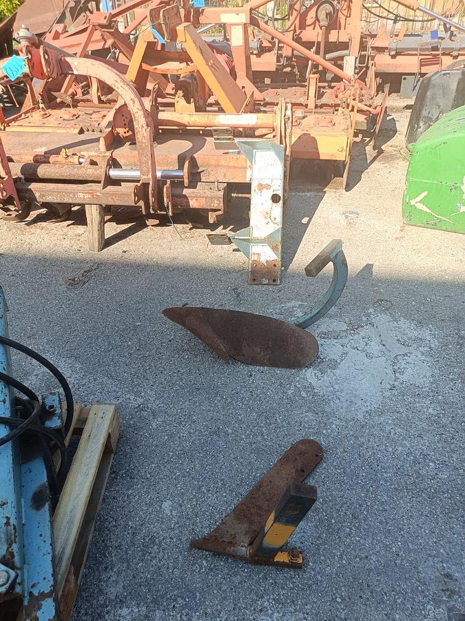 Usato Scalzatore ventrale Charrier a vomere