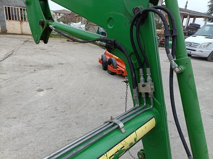 Usato Caricatore John Deere 583 con staffe e joystick