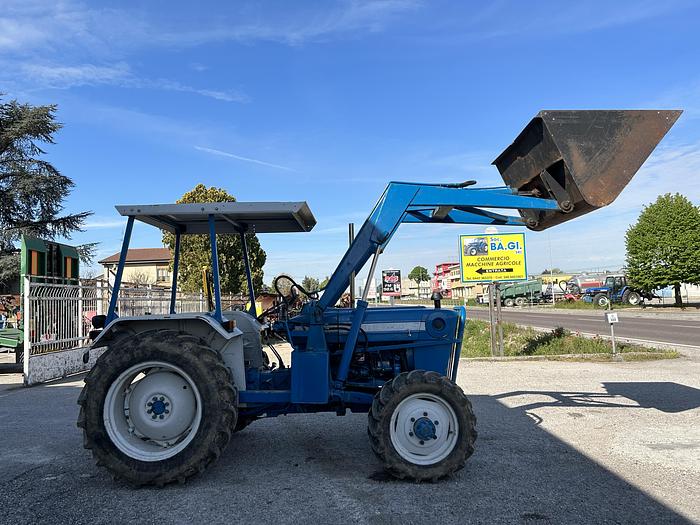 Usato Ford 2600 caricatore-idroguida- CV 45-3 cilindri