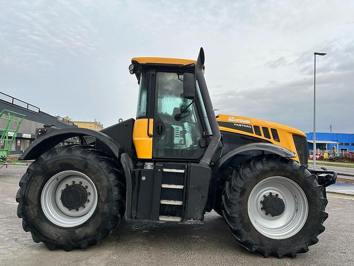 Usato JCB Fastrac 3230- PTO e sollevatore anteriore