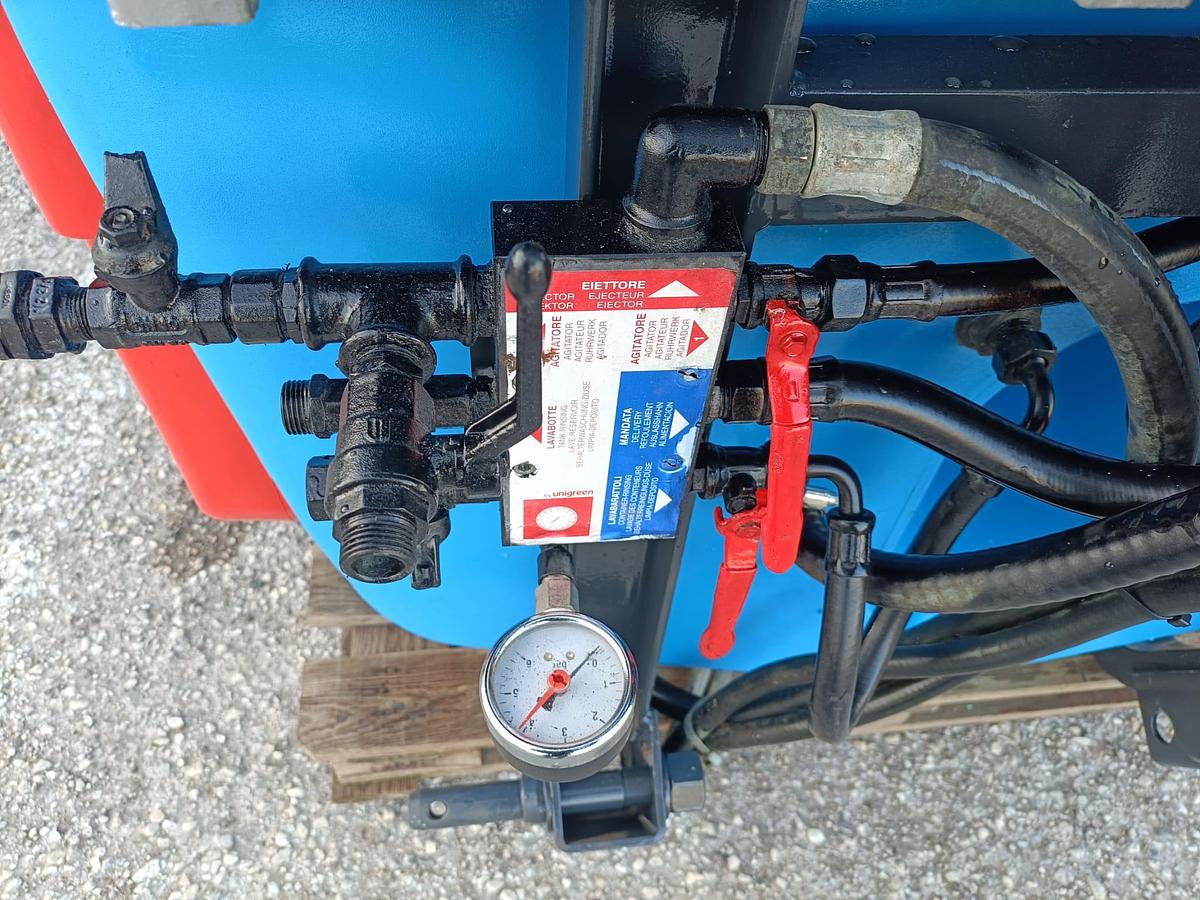 Usato Botte per trattamenti MFC da 650L-per vigneto o frutteto