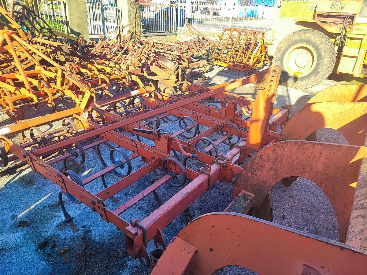 Usato Vibrocoltivatore Kverneland Futura 27M