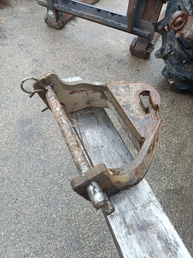 Usato Ganci traino per telescopico Merlo e trattore Fiat