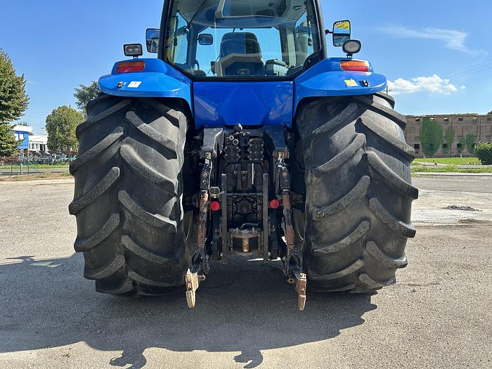 Usato New Holland TG 285-CV 315-ore 11052-anno 2005