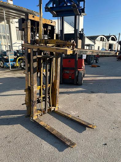 Usato Muletto Porter mod H2750 con forche e stringcasse
