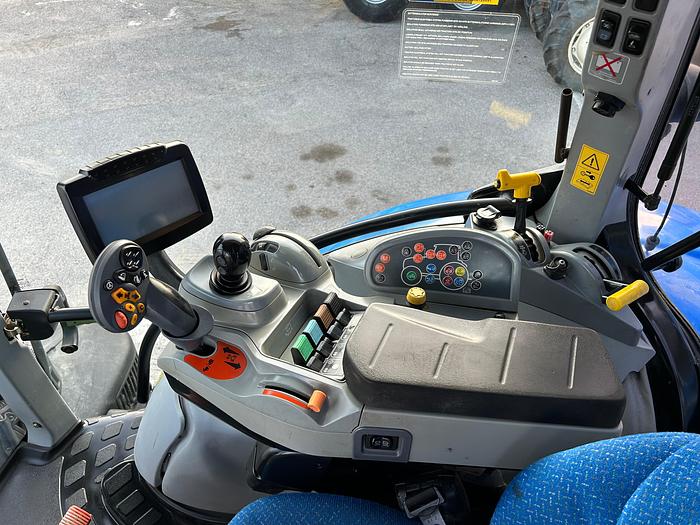 Usato New Holland T 7.185 autocommand