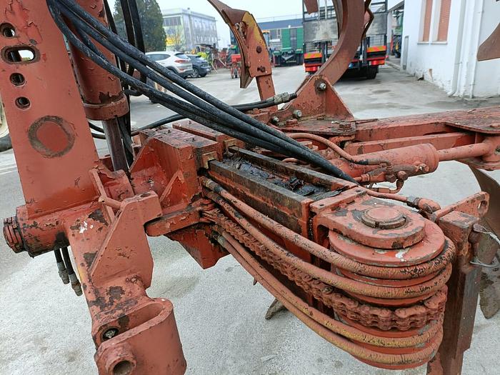 Usato Aratro bivomere idraulico dentro e fuori solco
